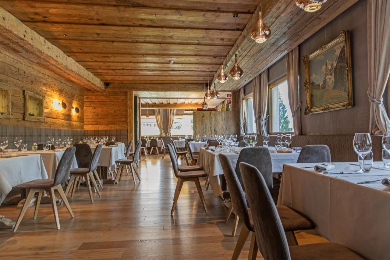 Dolomiti Lodge Alvera Cortina dʼAmpezzo Exteriör bild