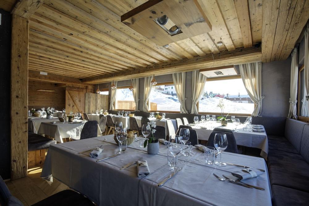Dolomiti Lodge Alvera Cortina dʼAmpezzo Exteriör bild
