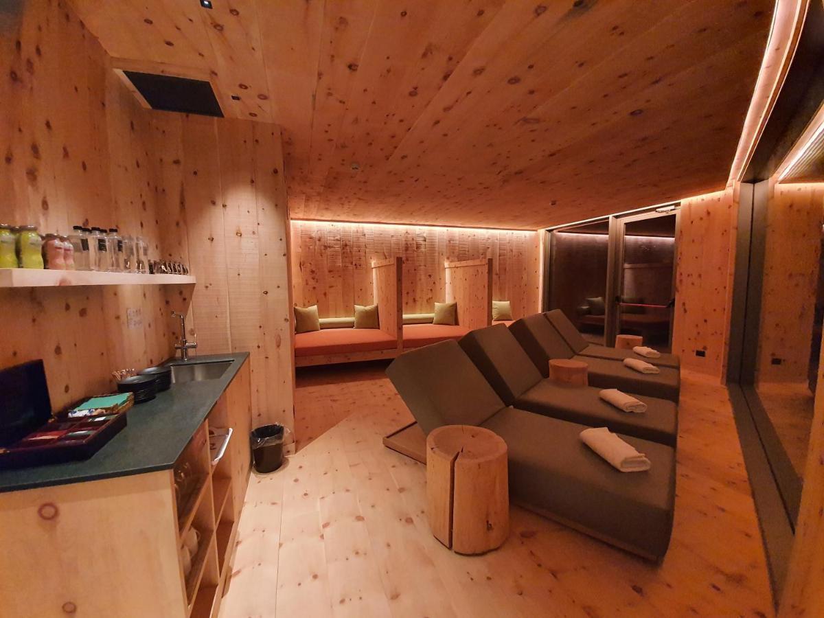 Dolomiti Lodge Alvera Cortina dʼAmpezzo Exteriör bild