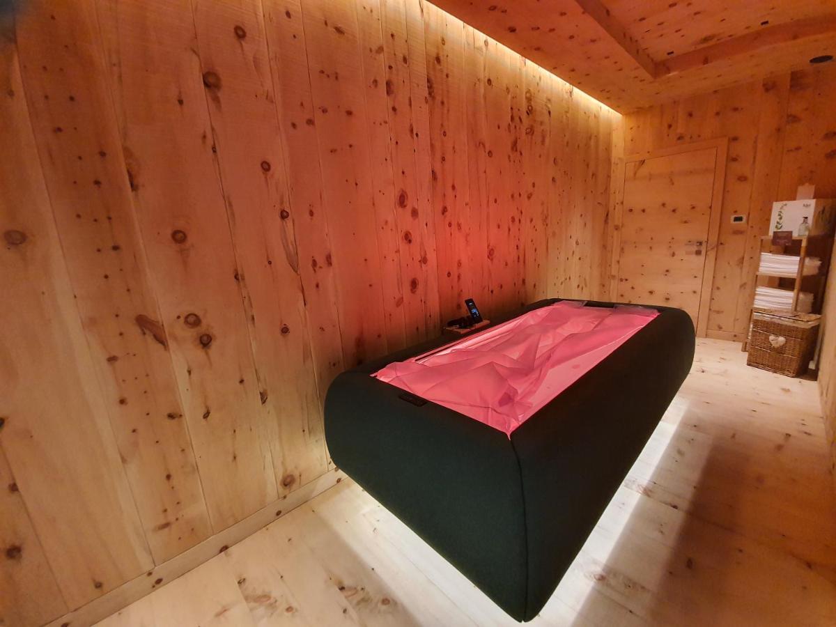 Dolomiti Lodge Alvera Cortina dʼAmpezzo Exteriör bild