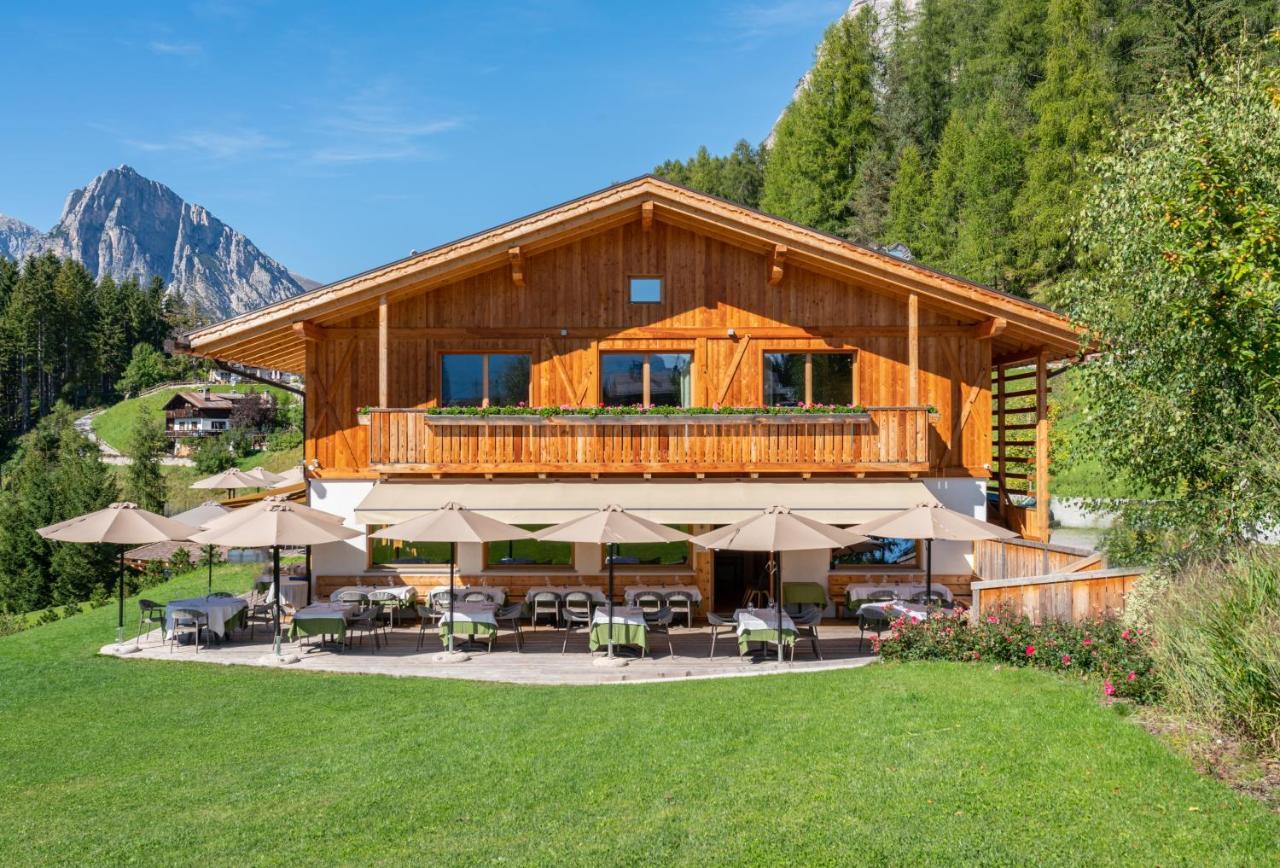 Dolomiti Lodge Alvera Cortina dʼAmpezzo Exteriör bild