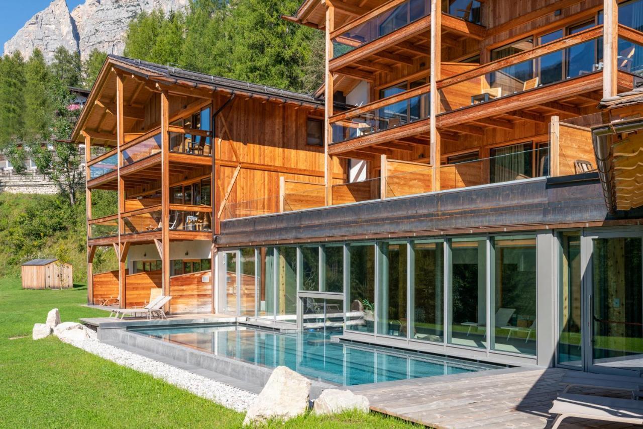 Dolomiti Lodge Alvera Cortina dʼAmpezzo Exteriör bild