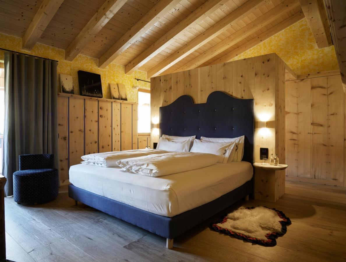 Dolomiti Lodge Alvera Cortina dʼAmpezzo Exteriör bild