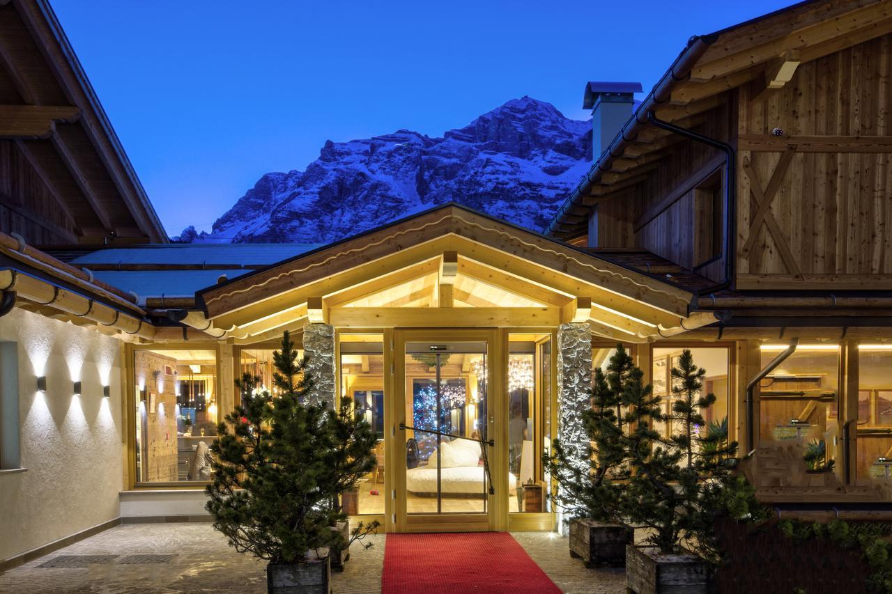 Dolomiti Lodge Alvera Cortina dʼAmpezzo Exteriör bild