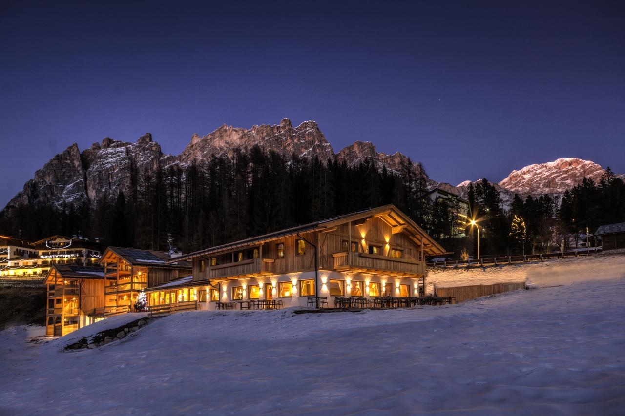 Dolomiti Lodge Alvera Cortina dʼAmpezzo Exteriör bild