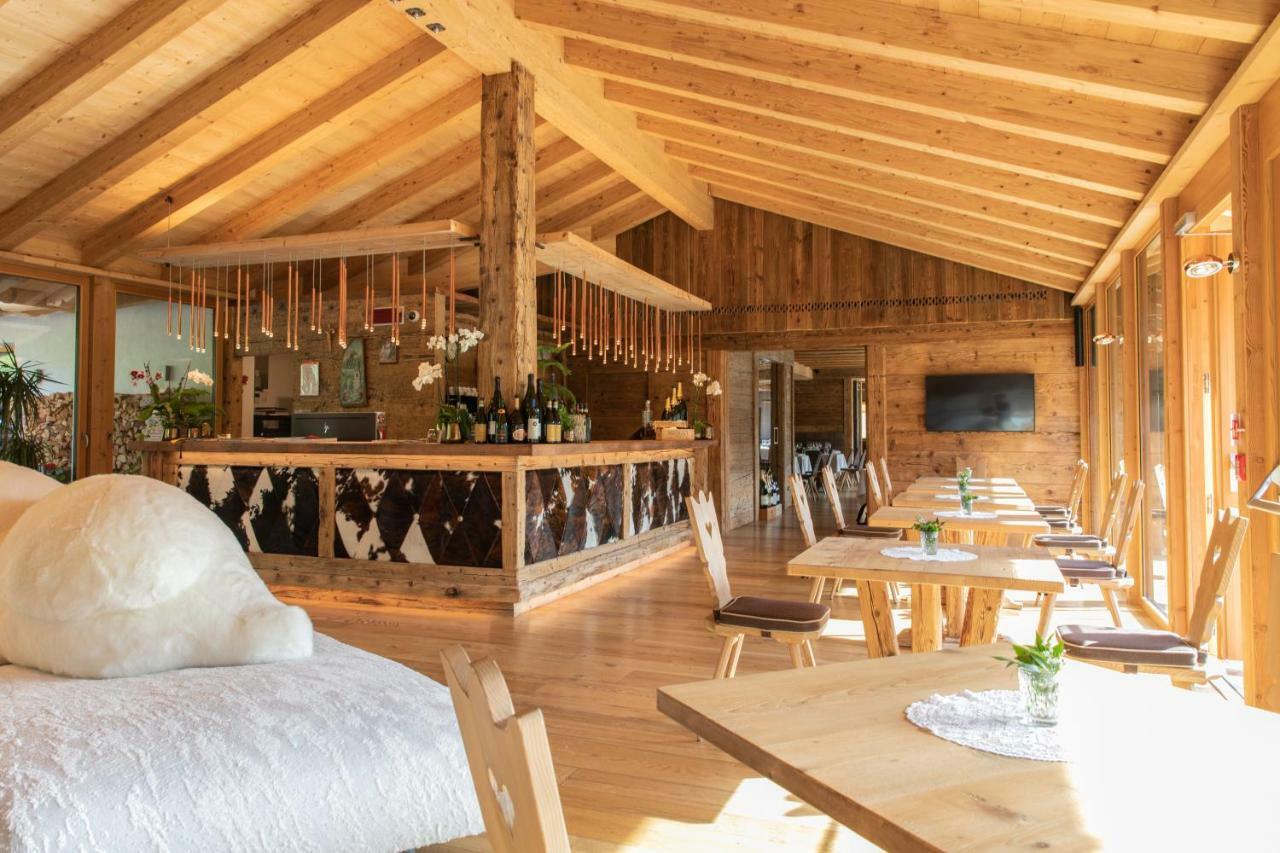 Dolomiti Lodge Alvera Cortina dʼAmpezzo Exteriör bild