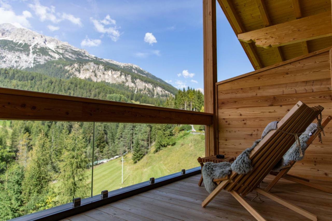 Dolomiti Lodge Alvera Cortina dʼAmpezzo Exteriör bild